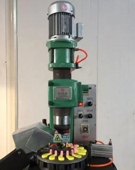 怎樣安全地操作氣液增壓鉚接機？